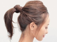 ヘアゴム1本で完成！　こなれ感たっぷり「簡単まとめ髪テクニック」