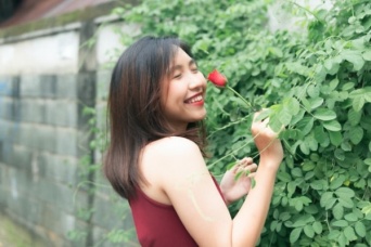 地味だけど「モテる女性」の特徴4つ