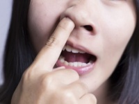 女だって、ほじるんです！　女子が鼻掃除をする頻度