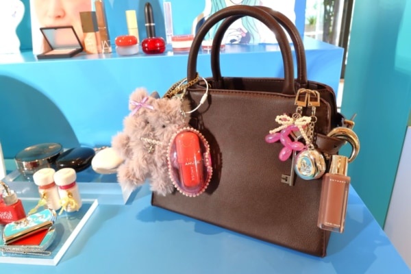 @cosmeベストコスメアワード 2024の結果には「ご自愛」トレンドが影響？　2025年上半期は平成リバイバルが加速する予感【@cosmeベスコス発表会・後編】