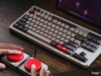 懐かしみ。ファミコン風キーボードが販売開始に、ABボタンも搭載