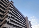 「落ちて死んでしまえ」飛び降り強要で小２重傷、上級生の両親に賠償命令