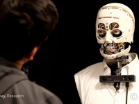 こっち見んな...ディズニーが「目は口ほどにものを言う」ロボットを開発