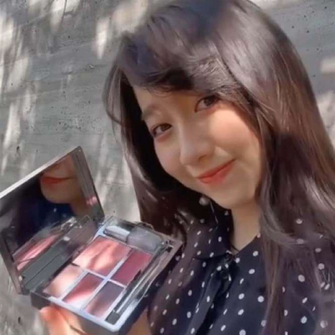 インスタグラム：Cocomi(@cocomi_553_official)より