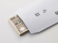 2016年冬のボーナス！　東証一部上場企業の平均は71万8124円