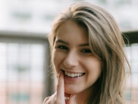 モテる女子はみんなしてる。男性を夢中にさせる笑顔とは