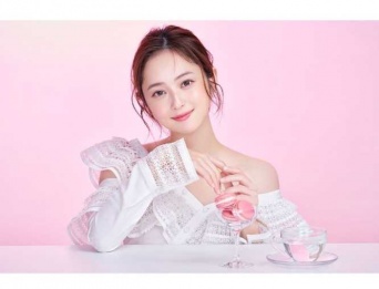 Instagram:佐々木希(@nozomisasaki_official)より
