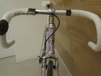 いわゆるドロップハンドルの自転車（itsbruceさん撮影、Flickrより）