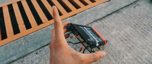 NintendoSwitchを300メートル上空から落下