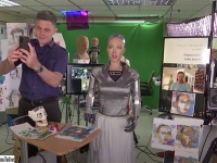 ヒューマノイドロボット「ソフィア」が描いたデジタルアート作品が約7500万円で落札される