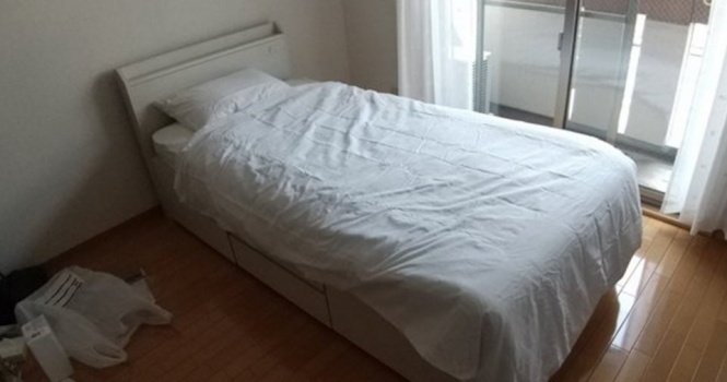 大学生なりたてボーイ「新居はホテルみたいにオシャレにしちゃお！」　頑張って家具をそろえた結果「病室出来た...」