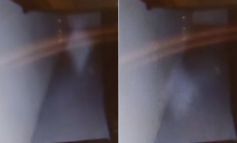 白い影が近づき、すさまじい速さで逃げてゆく。ネット上で話題を呼んだ「階段下の子どもの幽霊」