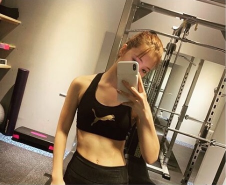 インスタグラム：藤田ニコル(@2525nicole2)より