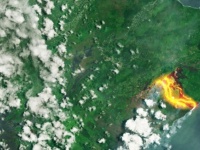宇宙から見た噴火中のキラウエア火山の様子がダイナミック！