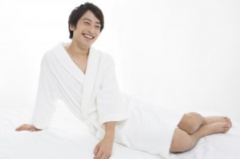 お肌トゥルトゥルやんっ！　「女性ホルモンが多そうな男性」の特徴4つ