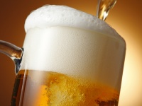 アルコールは「寝たら早く抜ける」ウソ。むしろ体内に長く蓄積する
