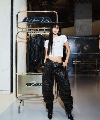 Instagram:LISA(@lalalalisa_m)より