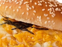 逆だったかもしれねェ...　松屋で〝チーズバーガー〟を、ドムドムで〝かつ丼〟を食べる時代が到来した件