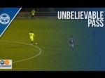 【動画】サッカー選手がやってしまった驚きのパスミスとは？