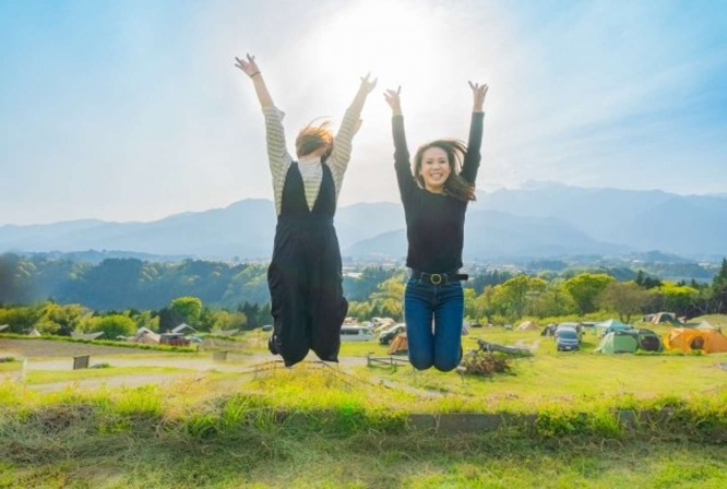 親切な女性たちに感謝（画像はイメージ）