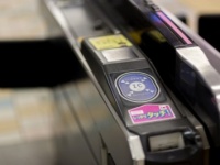 危ないわっ！　駅の改札やホームで遭遇した「マナー違反な人」6選