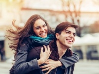 「両片思い」な男女の特徴と「両思い」になって交際に進む方法