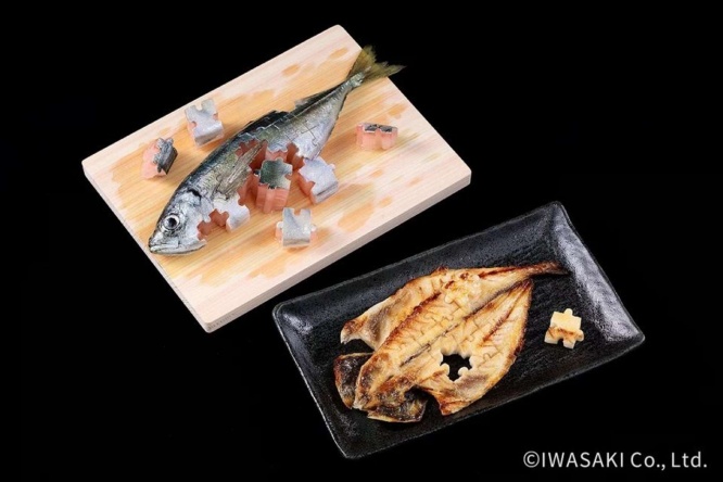 リアルな魚の切り身と開きが......パズルっぽく?(画像は岩崎「2021年食品サンプル製作社内コンクール」特設ページより、以下同)