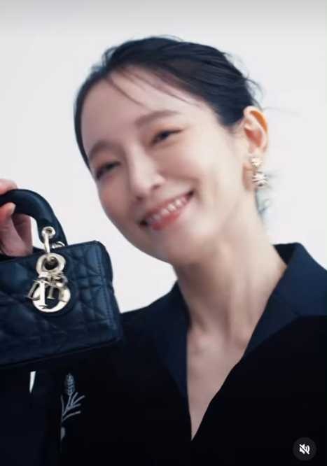 Instagram:吉岡里帆(@riho_yoshioka)より