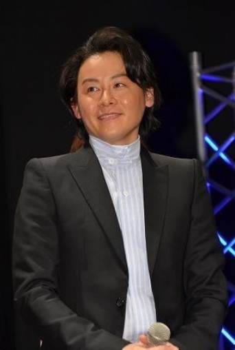 河村隆一