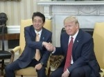 神対応！　トランプ大統領は握手会でのし上がるアイドルのテクを実践していた！