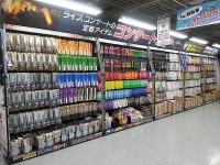 ヨドバシカメラ マルチメディアさいたま新都心店１階のコンサートライト売場（編集部撮影）