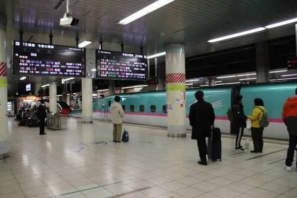 上野から乗車する人は今も少なからずいて、需要に応えている