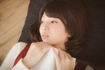 抱きしめてぇ！　男性がドキッとする「ウブな反応」4つ