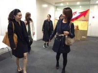 すっぴん出社に男性社員ドキドキ、 ドクターシーラボ女性社員の「肌の診断デー」
