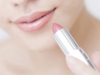 恋に効くコスメまとめ【エスティーローダーの婚活リップほか】