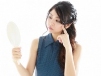 老けて見られてる!?　肌のハリが失われる原因と対処法