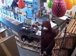 パン屋に入ってきた強盗が、店の奥で遭遇したものとは！？