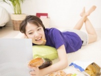 ちょ、オドオドしすぎ！　「恋愛ご無沙汰女子」の特徴4選