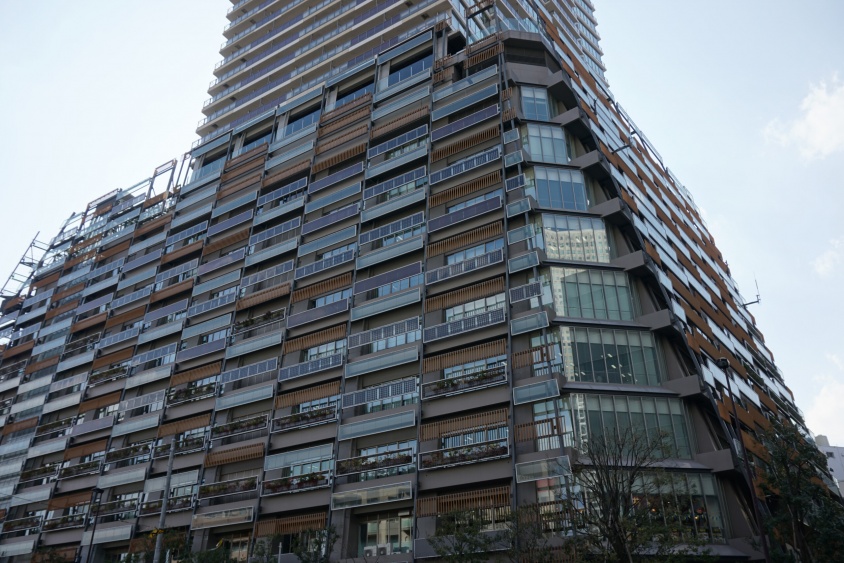 カフェ利用者『60人発症』　「ウエルシュ菌」集団食中毒　店を3日間【営業停止処分】