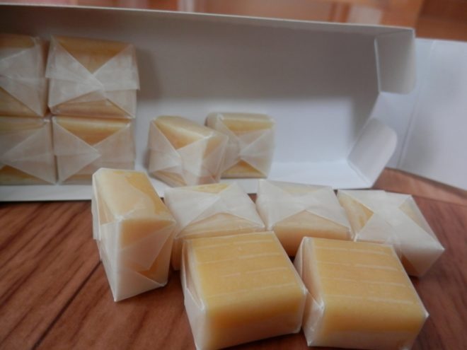 キャラメルとキャラメル箱