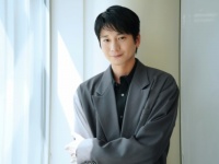 自分の可能性を広げてくれる人。向井理にとって信頼できる“軍師的な存在”