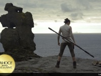 『スター・ウォーズ／最後のジェダイ』主人公レイの修行姿が公開！