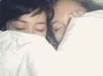 大島優子が前田敦子と…　“あつゆう”のすっぴん添い寝インスタが「たまらん！」