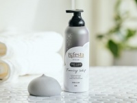 ビフェスタの人気炭酸泡洗顔から、炭&#038;クレイ配合の「ディープクリア」が新登場！