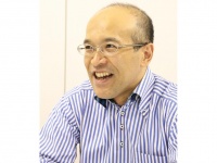 『3年で年収1億円を稼ぐ 「再生」不動産投資』の著者、天野真吾さん